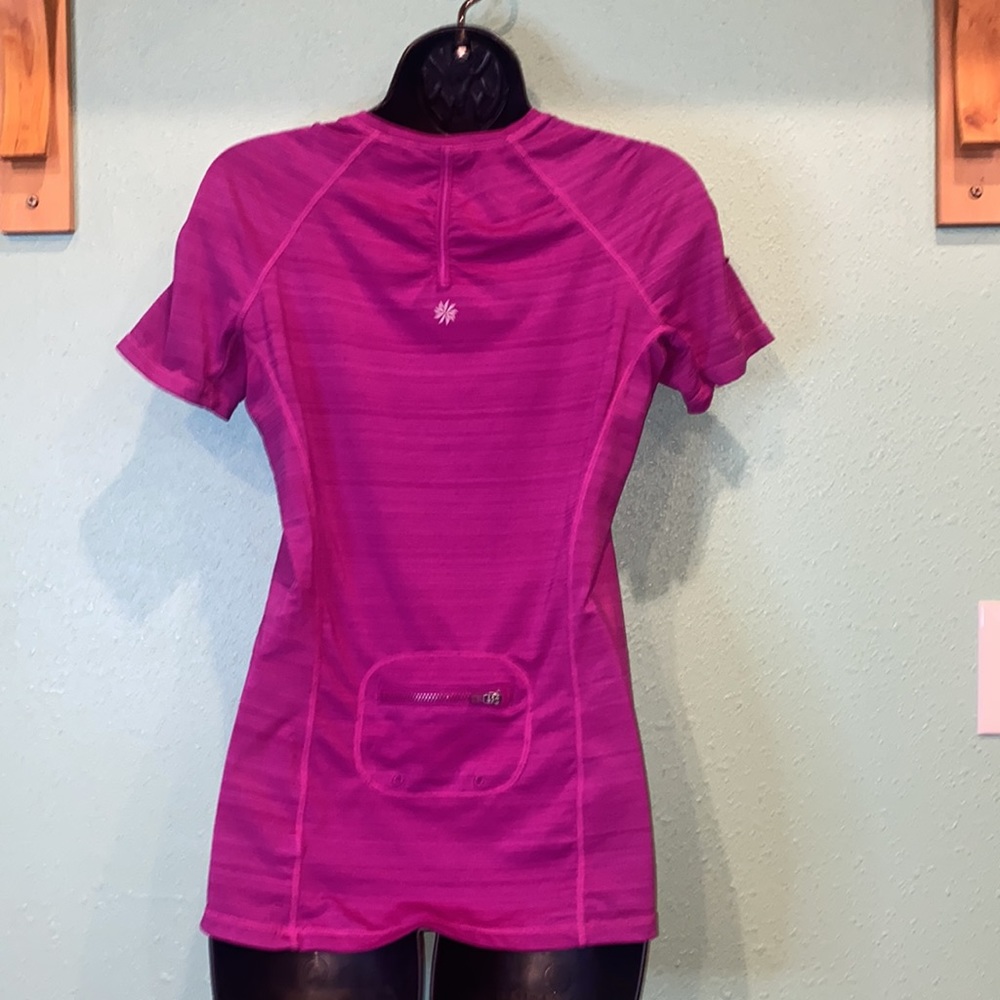 Athleta Pacifica UPF fitted tee. Size medium. - Picture 3 of 6